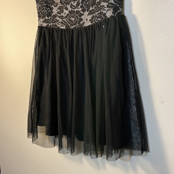 It’s me dress backless black/ silver - Picture 2 of 6